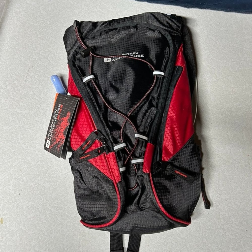 NWT Mountain Warehouse Circuit 6L Hydro Bag